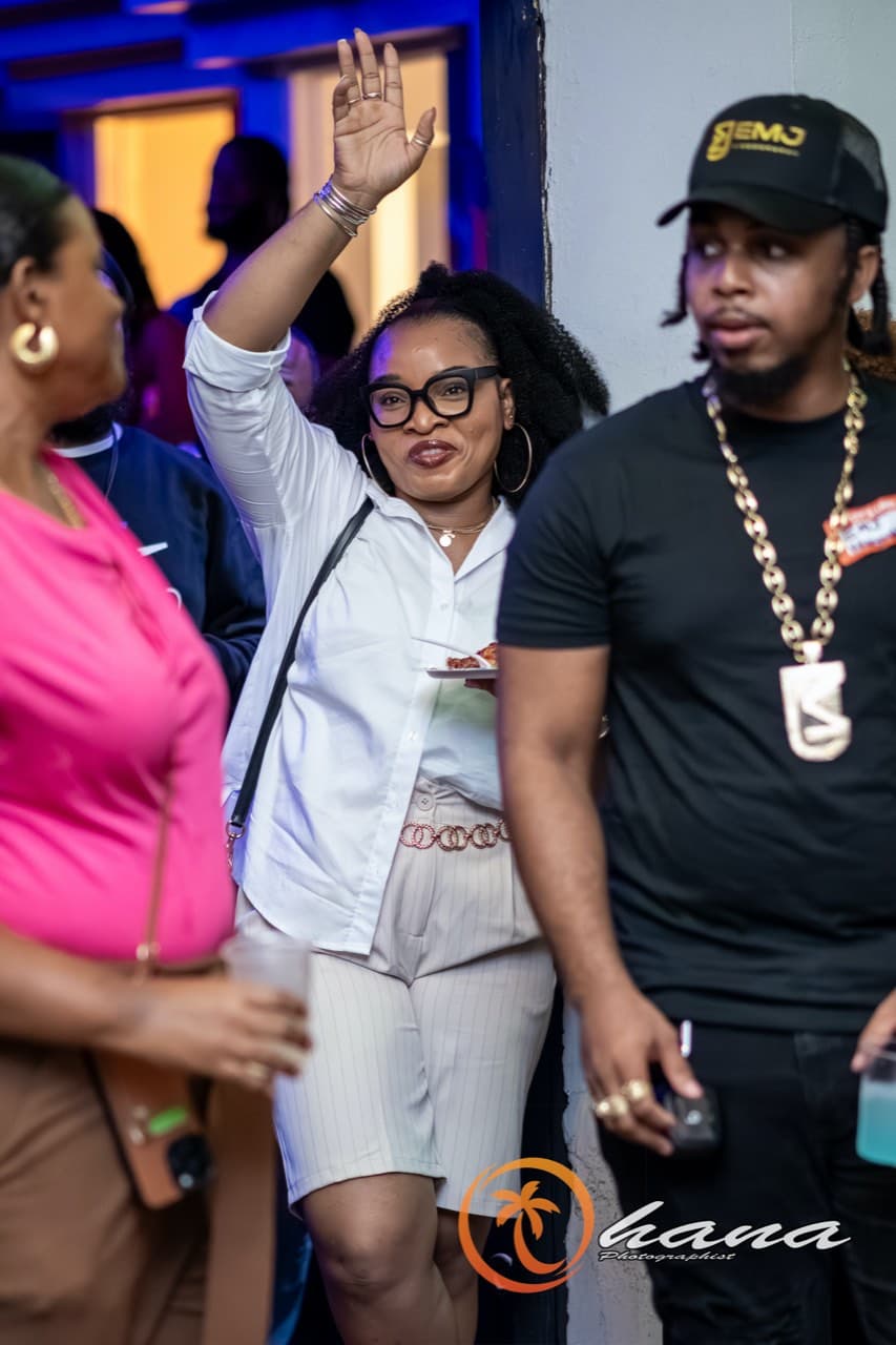 Link Up Lounge